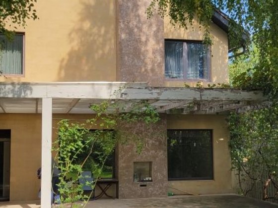 Продам 2х этажный дом. Харьков