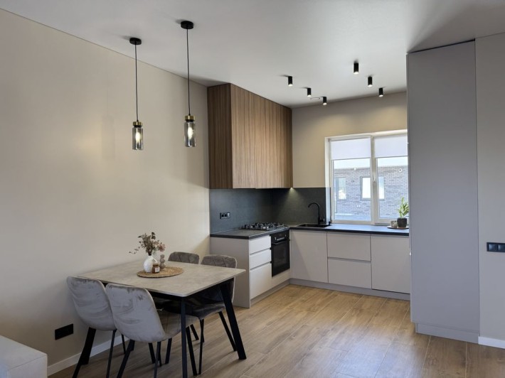 Таун з ремонтом та меблями ‼️ біл ЖК «Аметист» - фото 1