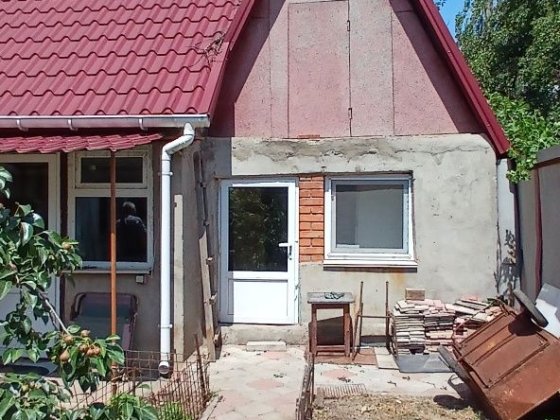 Полдома ,  ЮТЗ, пер. Полярный , 17000 Николаев