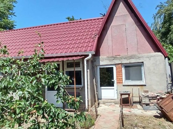 Полдома, ЮТЗ,   отд. двор, в/у,  18000 т. Николаев