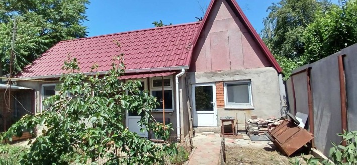 Полдома, ЮТЗ,   отд. двор, в/у,  18000 т. - фото 1