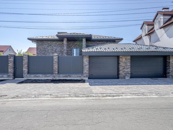 Будинок з гаражем і укриттям, 8 соток. Петропавлівська Борщагівка Петропавловская Борщаговка