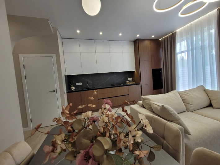 Будинок типу дуплекс з ремонтом та меблями! БЕЗ КОМІСІЇ! - фото 1