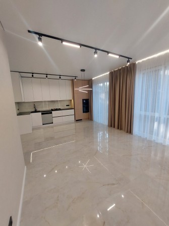 Сучасний таунхаус з ремонтом та меблями 115м2 Софіївська Борщагівка - фото 1