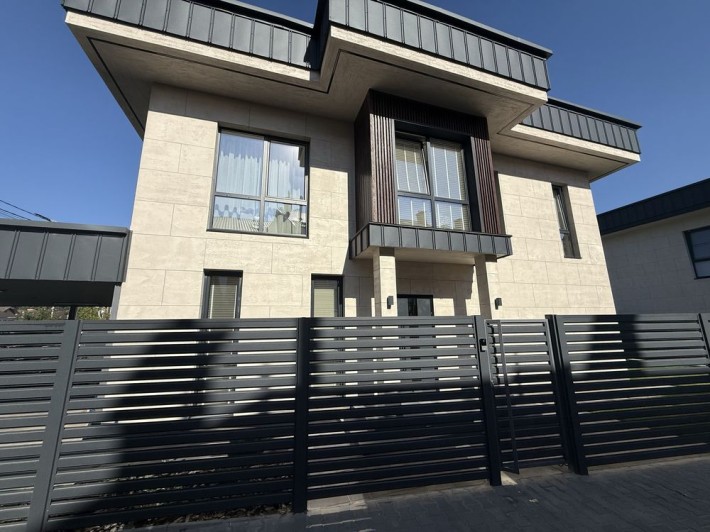 Будинок під Київом без комісії - фото 1