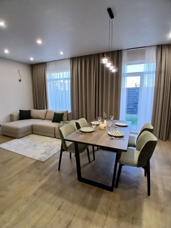 Таунхаус з ремонтом, паркомісця, газ, центральні комунікації - фото 1