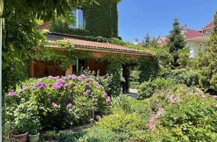 Дом с бассейном • Закрытый кооператив • 11 ст. Б. Фонтана • 22 сотки - фото 1