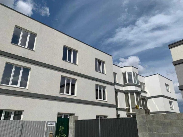 Продаж ОСЗ 908 м2 будинок квартирного типу під готель оренду 5 соток - фото 1