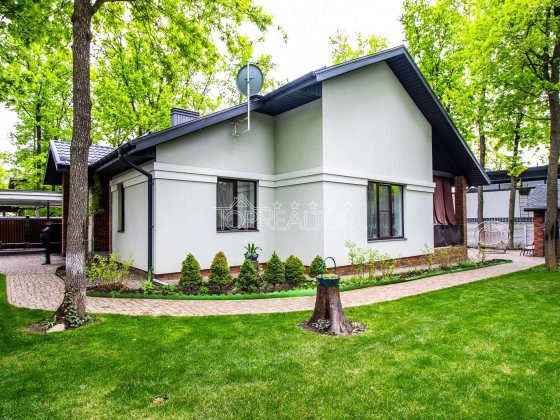 У продажі затишний будинок у котеджному селищі Лісне! Харків