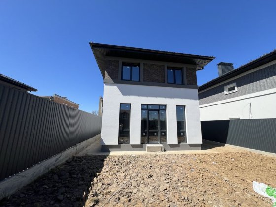 Будинок_Петропавлівська Борщагівка_Будинок біля ліцею Петропавловская Борщаговка