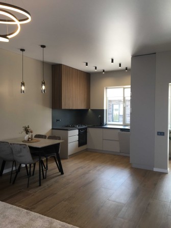 Сучасний таунхаус з ремонтом/ Петропавлівська Борщагівка/83 кв.м/газ - фото 1