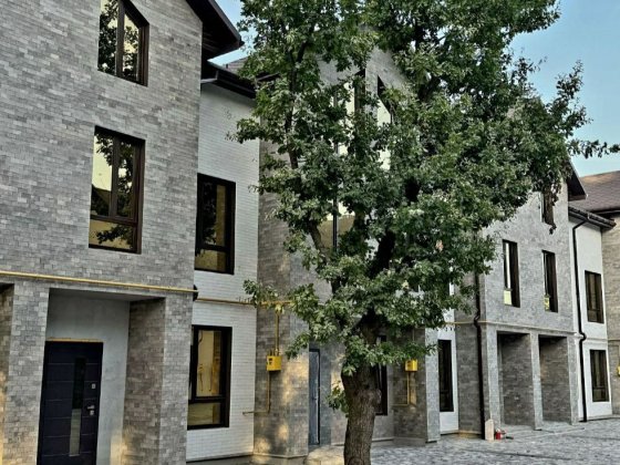 Продаж Таунхауса. Забудовник Петропавловская Борщаговка