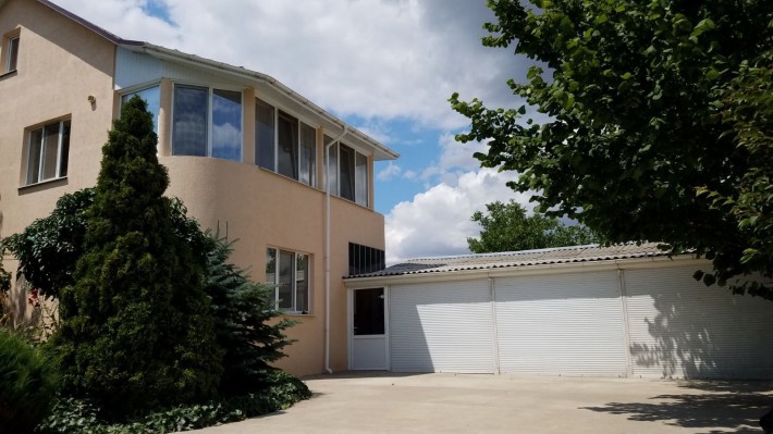 Будинок  Фонтанка 10 соток. - фото 1