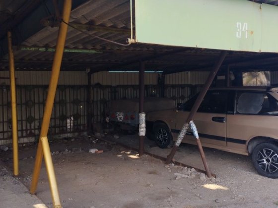 Продам место на стоянке по улице академика Павлова 164 Харьков