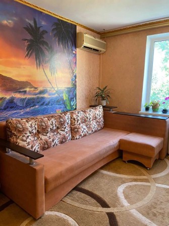 Дом с ремонтом и сауной в Хаджибейском районе. Двор. Два гаража. - фото 1