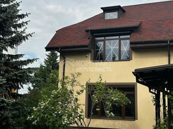 Продается коттедж в пос. Жуковского с капитальным ремонтом Харьков
