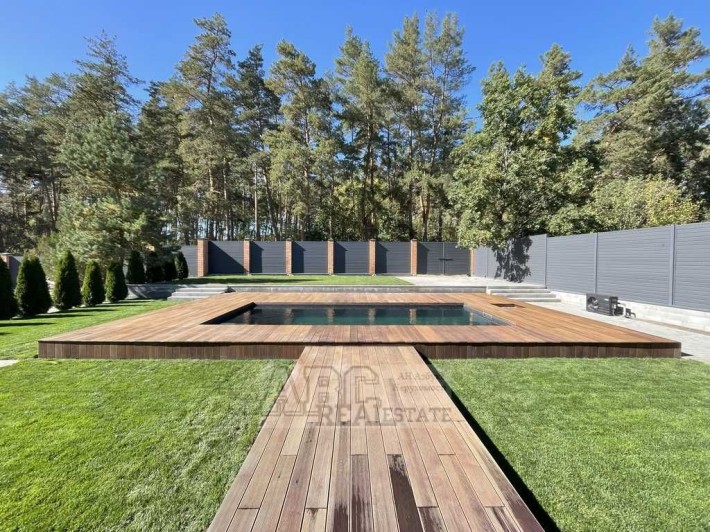 Новий сучасний будинок біля соснового лісу та річки – поруч з містом! - фото 1