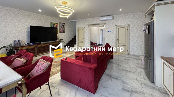 Продаж таунхусу з центральними комунікаціями та газом! - фото 1