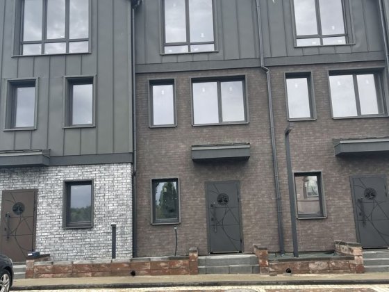 Готовий таунхаус біля озерв Петропавлівська Борщагівка Петропавловская Борщаговка