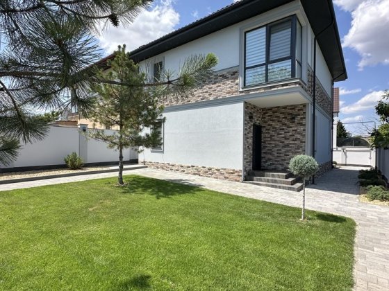 Продам  Готовый 2-этажный дом, 3 спальни, терраса