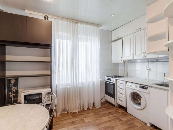 Продаж 3-кімнатної квартири на Оболонському просп. 34 Київ