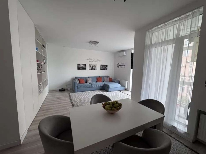 Продаж 3-к квартири вул. Регенераторна 4 - фото 1