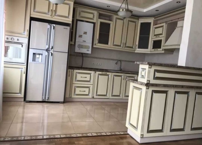 3-ох кімнатна квартира центр міста вул. Площа Ринок 1 - фото 1