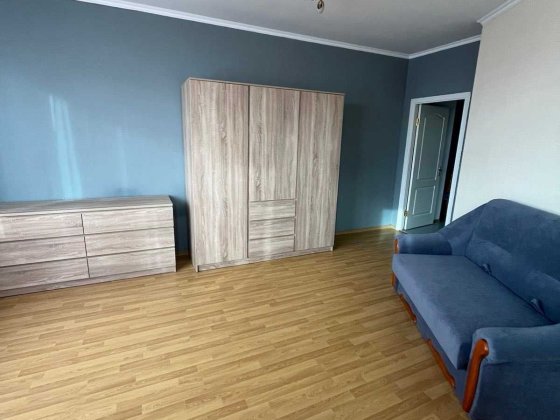 Здається в довгострокову оренду двокімнатна  в центрі міста Броварів Бровары