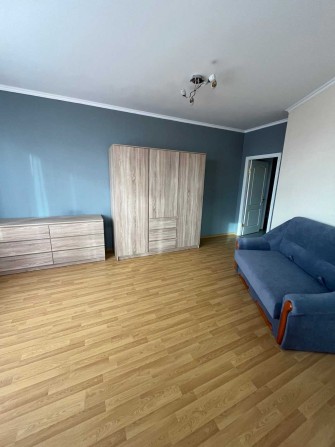 Здається в довгострокову оренду двокімнатна  в центрі міста Броварів - фото 1