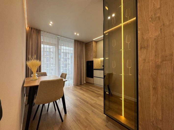 Оренда дизайнерської 1.5 кім квартири з балконом в ЖК Family Plaza - фото 1