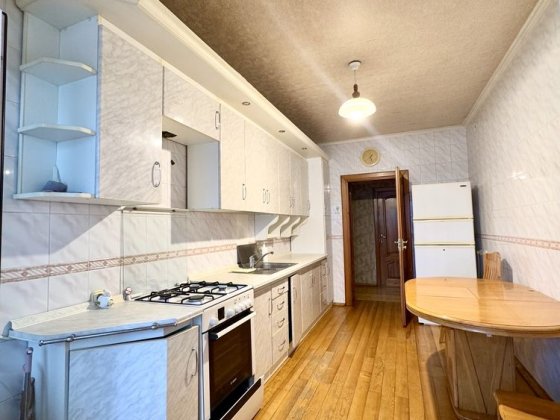 Вокзальна готова до заселення 3-на квартира поверх 2 Белая Церковь