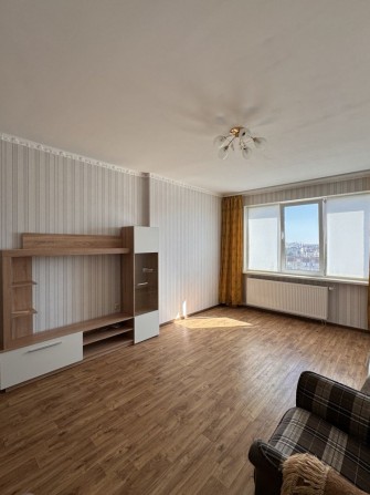 Велика 1-к квартира на оренду - фото 1