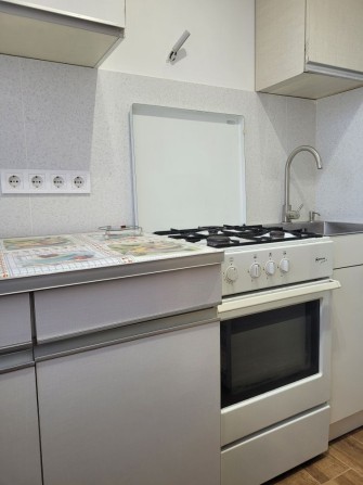 Здам 1 км.кв.вул.Незалежності(Майзлі),сучасний ремонт,все необхідне - фото 1