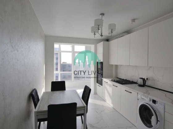 Оренда сучасної 1-кімнатної квартири в центрі по вул Височана 18(60) Івано-Франківськ