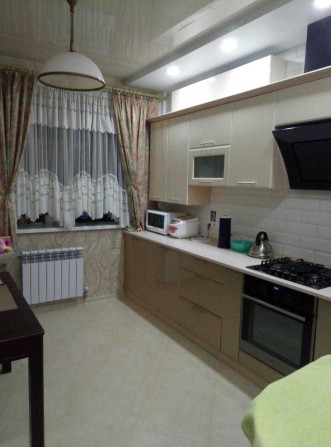 Сдается 1-комнатная шикарная квартира в центральной части города! - фото 1