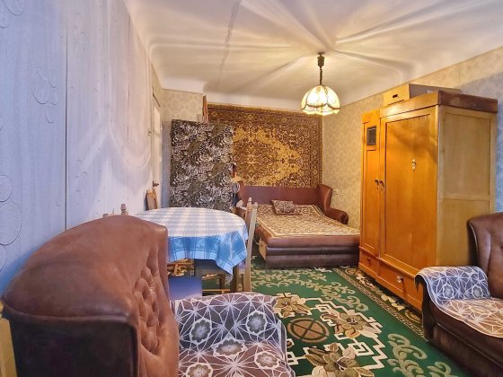 Здається бюджетна однокімнатна з меблями. Луцк