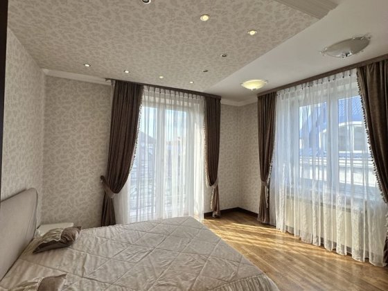 Шткарна 3-к + стадія біля Ратуші 130 метрів Івано-Франківськ