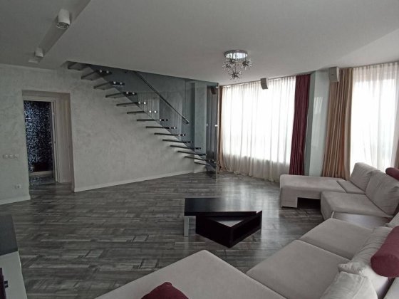 Оренда двохрівневої квартири на київському майдані Луцк