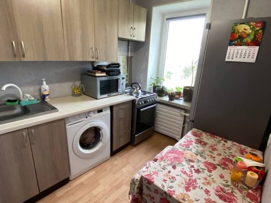 Здається 1 кімнатна квартира на пр Відродження Луцк