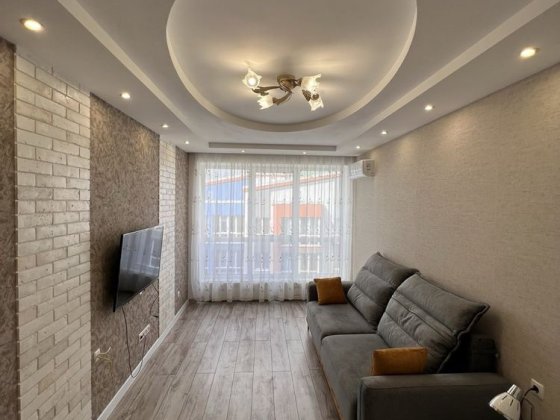 Велика олнокімнатна квартира з гардеробом ЖК Єсенін поряд Молодість Ирпень