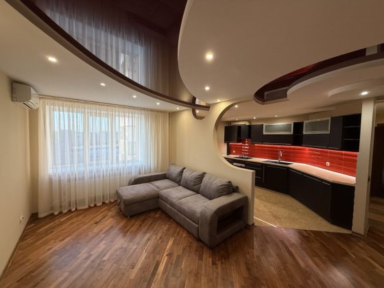 Трьохкімнатна квартира в довгострокову оренду, район ПортСіті Луцк