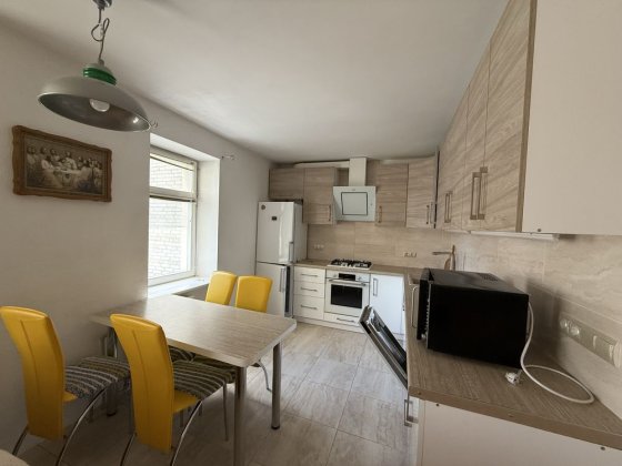 Оренда великогабаритної 3 кімнатної квартири р-н Порт сіті Луцк