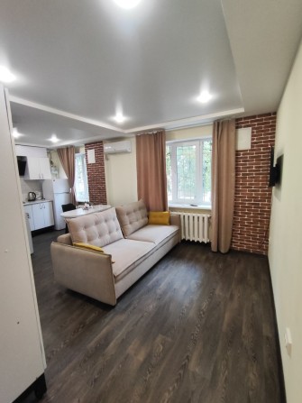 1-но кімнатна квартира в довготривалу оренду  пр-кт. Центральний 27 - фото 1
