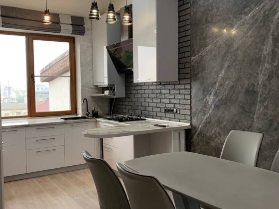 Оренда просторої 2 км квартири поруч з озером Івано-Франківськ