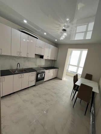 Здається в оренду 1-но кімнатна квартира в новобудові - фото 1