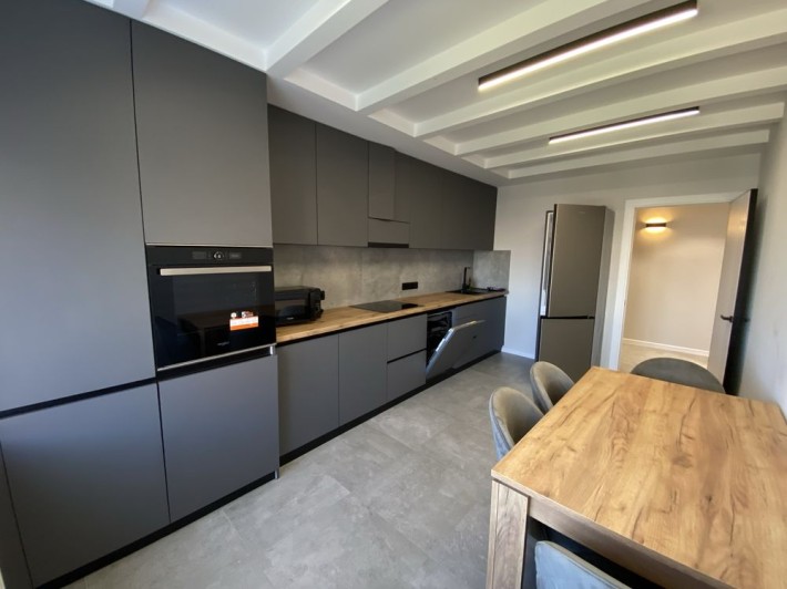 Оренда 3-кімнатної квартири в ЦЕНТРІ міста! Вул. Мельника,10 - фото 1