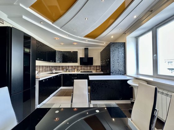 Оренда великоі 4кім квартири в центрі міста Івано-Франківськ