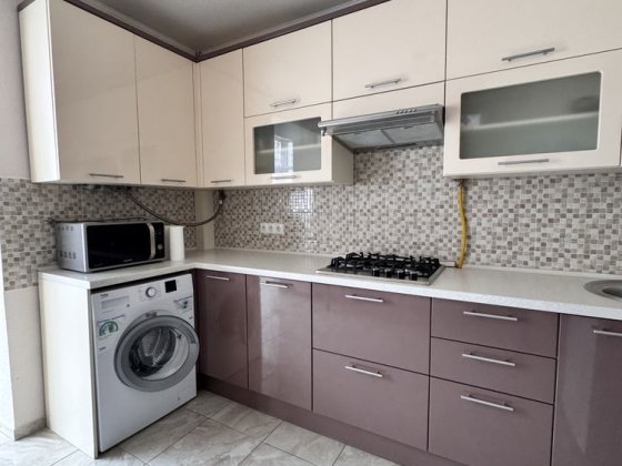 ЦЕНТР 1к вул.Мельника 10 Івано-Франківськ