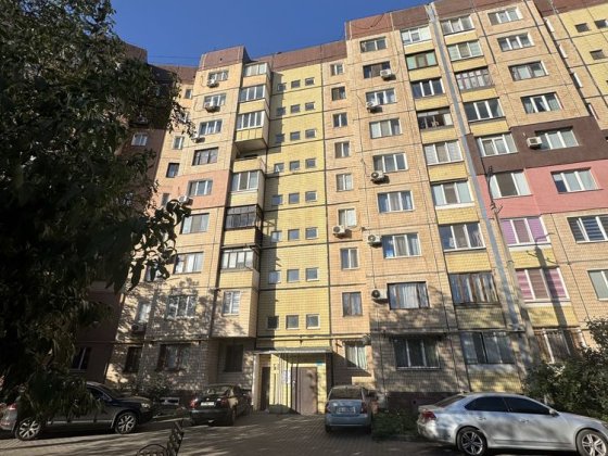 Сдам Четырехкомнатную квартиру с автономным отоплением ул.Сиволапа Кривой Рог