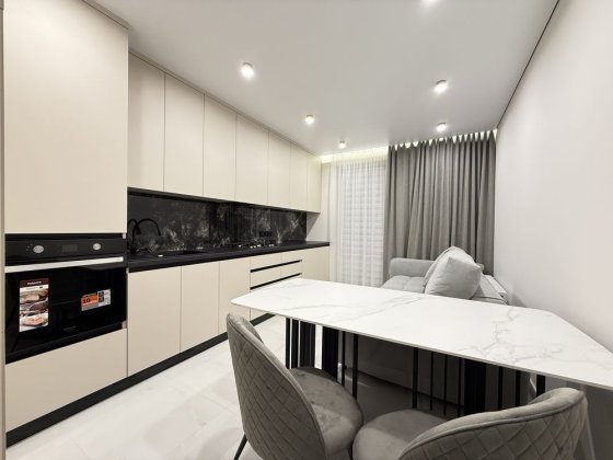 1-Кімнатна «На Щасливому» Нова! Є Все! Простора! Гардеробна! Рівне